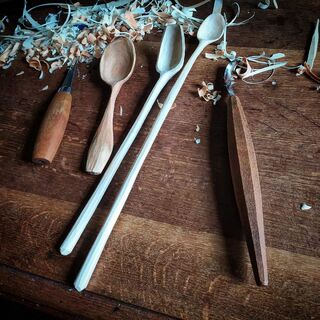 Willow & cherry. / Saule et merisier.

#faitmain #faitmainenfrance #artsdelatable #artisanatfrancais
#artisanat #cuillereenbois #rustique #objetenbois #objetssculptés #cuisinemaison
#madeinfrance  #pieceunique #ideecadeau #local #ethique #berryprovince #artisan #artisanfrancais #spooncarving #spooncarver #axeandknife #sloydknife #woodenspoon #woodcraft #nopowertool #handtoolsonly #carvingwood  #woodworking 
#eatingspoon
#mywoodtools